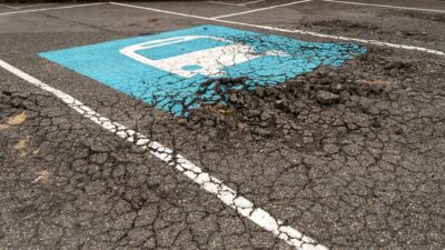 Dunwoody ga slip and fall accident lawyer potholes in parking lots