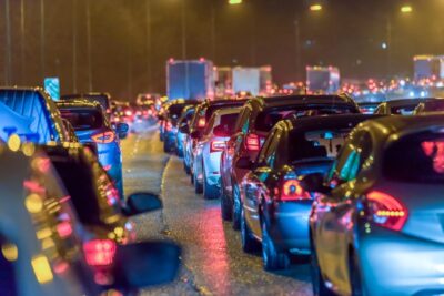 Crash late at night on i 285 still causes traffic jam