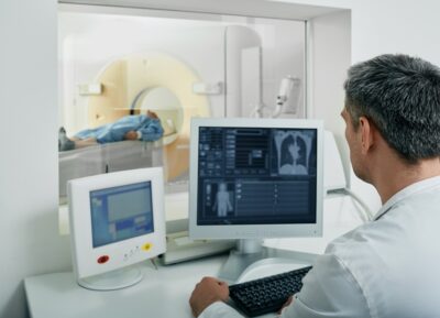 Doctor gives ct scan 1